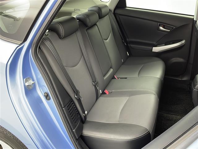 プリウスＰＨＶ Ｇレザーパッケージ　禁煙車　純正ＨＤＤナビ　ＣＤ／ＤＶＤ　Ｂｌｕｅｔｏｏｔｈ接続可　プラグインＨＶ　エンジンスターター　ビルトインＥＴＣ　前方ドラレコ　追従クルコン　レザーシート　革ステ　ＬＥＤオートライト　フォグ（26枚目）