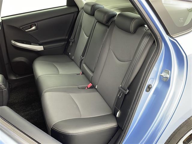 プリウスＰＨＶ Ｇレザーパッケージ　禁煙車　純正ＨＤＤナビ　ＣＤ／ＤＶＤ　Ｂｌｕｅｔｏｏｔｈ接続可　プラグインＨＶ　エンジンスターター　ビルトインＥＴＣ　前方ドラレコ　追従クルコン　レザーシート　革ステ　ＬＥＤオートライト　フォグ（27枚目）