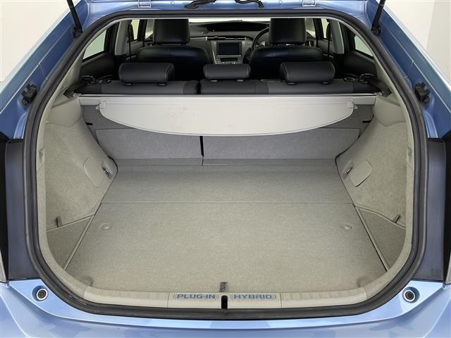 プリウスＰＨＶ Ｇレザーパッケージ　禁煙車　純正ＨＤＤナビ　ＣＤ／ＤＶＤ　Ｂｌｕｅｔｏｏｔｈ接続可　プラグインＨＶ　エンジンスターター　ビルトインＥＴＣ　前方ドラレコ　追従クルコン　レザーシート　革ステ　ＬＥＤオートライト　フォグ（29枚目）