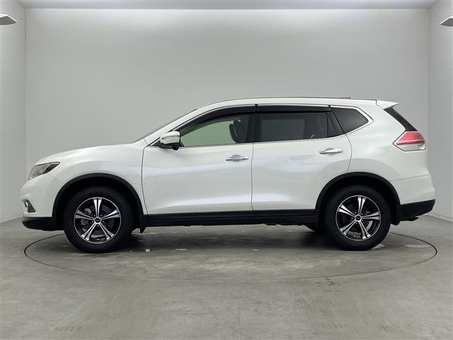 エクストレイル ２０Ｘ　エマージェンシーブレーキパッケージ　４ＷＤ　７人乗り　　社外ナビ　シートヒーター　ダウンヒルアシスト　ＥＴＣ　ＬＥＤ　革巻きステアリング　Ｂｌｕｅｔｏｏｔｈ　ＤＶＤ　３列シート　Ｂカメラ　オートライト　コーナーセンサー前後　社外ＡＷ（21枚目）