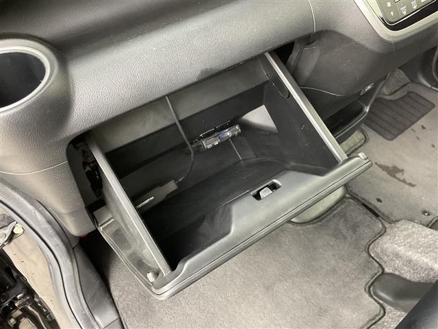 Ｎ－ＢＯＸカスタム Ｇ　ＳＳパッケージ　純正メモリナビ　シティブレーキアクティブシステム　両側パワースライドドア　バックモニター　ＥＴＣ　アイドリングストップ　横滑り防止装置　オートライト　レザー調シートカバー　ステアリングスイッチ（17枚目）