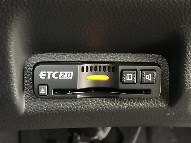 ヴェゼル ｅ：ＨＥＶ　Ｚ　純正ナビゲーション　バックカメラ　　パワーバックドア　前席シートヒーター　置くだけ充電　ブラインドスポットモニター　ホンダセンシング　ハンドルヒーター　スマートキー　ハーフレザーシート（2枚目）