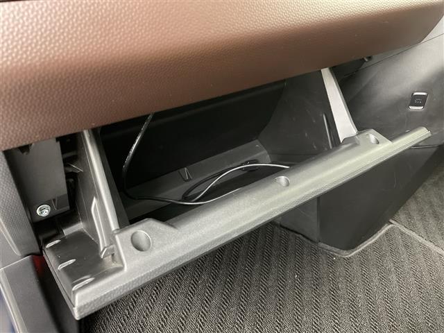 ルーミー Ｘ　Ｓ　メモリナビ　フルセグＴＶ　衝突被害軽減ブレーキ　レーンキープアシスト　前後コーナーセンサー　シートヒーター　片側パワースライドドア　ドライブレコーダー　バックモニター　オートマチックハイビーム（40枚目）
