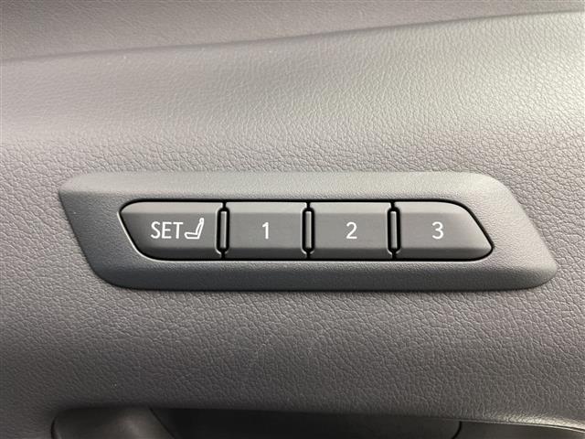 ＵＸ ＵＸ２５０ｈ　Ｆスポーツ　純正メモリナビ　衝突被害軽減ブレーキ　レーンキープアシスト　リヤクロストラフィックアラート　ブラインドスポットモニター　パワーバックドア　前後ドライブレコーダー　メモリーシート　レザーシート（39枚目）