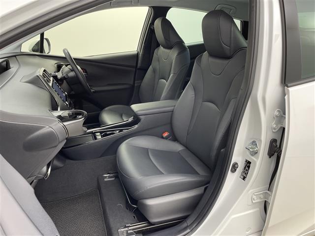 プリウス Ｓツーリングセレクション・ブラックエディション　純正ディスプレイオーディオ　トヨタセーフティセンス　衝突被害軽減ブレーキ　レーンキープアシスト　レーダークルーズコントロール　パーキングサポートブレーキ　クリアランスソナー　全方位モニター（12枚目）