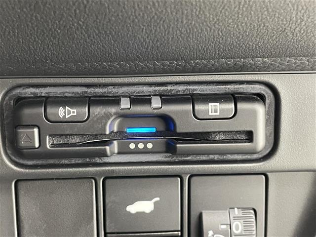 ZR-V e:HEV X 純正9型ナビ/CD/DVD/SD/Bluetooth/フルセグTV/バックカメラ/ETC/純正ドラレコ/クルーズコントロール/ホンダセンシング/プッシュスタート/スマートキー/純正アルミホイール(9枚目)