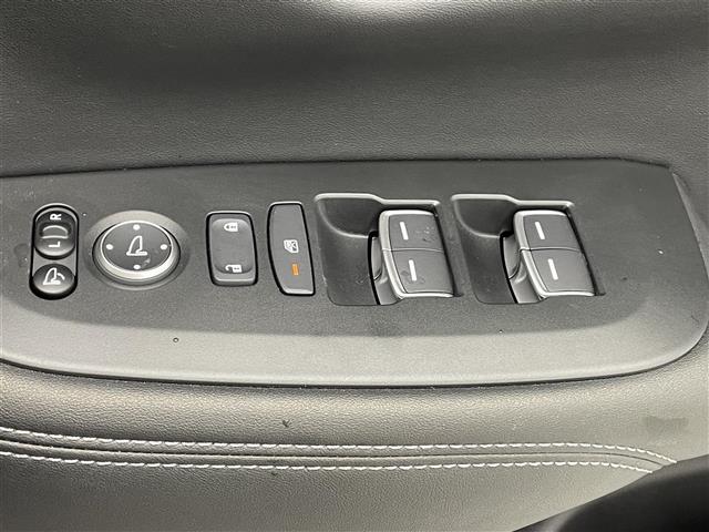 ZR-V e:HEV X 純正9型ナビ/CD/DVD/SD/Bluetooth/フルセグTV/バックカメラ/ETC/純正ドラレコ/クルーズコントロール/ホンダセンシング/プッシュスタート/スマートキー/純正アルミホイール(15枚目)