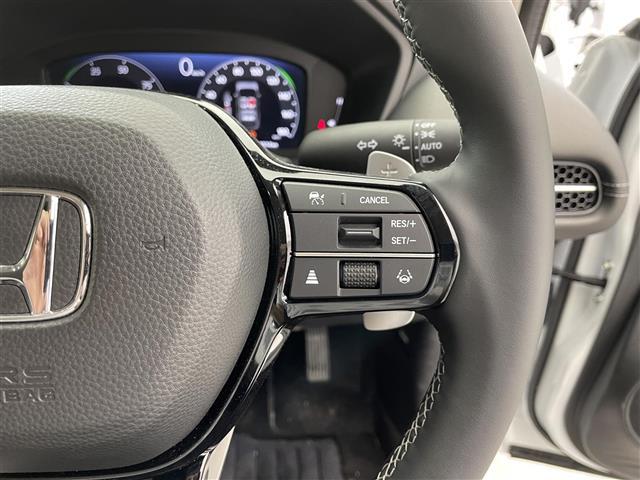 ZR-V e:HEV X 純正9型ナビ/CD/DVD/SD/Bluetooth/フルセグTV/バックカメラ/ETC/純正ドラレコ/クルーズコントロール/ホンダセンシング/プッシュスタート/スマートキー/純正アルミホイール(17枚目)