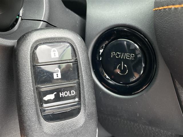 ZR-V e:HEV Z 純正ホンダコネクトディスプレイオーディオ(BT/FM/AM/フルセグTV) 全周囲カメラ ステアリングスイッチ ステアリングヒーター パドルシフト 置くだけ充電 D/Nパワーシート レザーシート(7枚目)