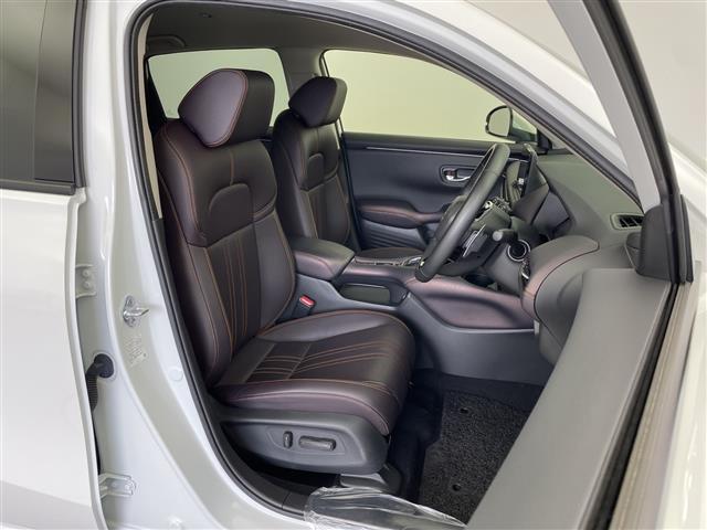 ZR-V e:HEV Z 純正ホンダコネクトディスプレイオーディオ(BT/FM/AM/フルセグTV) 全周囲カメラ ステアリングスイッチ ステアリングヒーター パドルシフト 置くだけ充電 D/Nパワーシート レザーシート(11枚目)