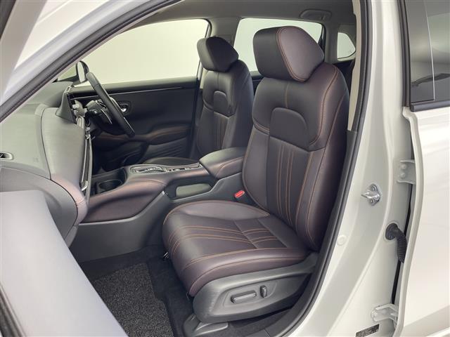 ZR-V e:HEV Z 純正ホンダコネクトディスプレイオーディオ(BT/FM/AM/フルセグTV) 全周囲カメラ ステアリングスイッチ ステアリングヒーター パドルシフト 置くだけ充電 D/Nパワーシート レザーシート(12枚目)