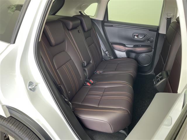 ZR-V e:HEV Z 純正ホンダコネクトディスプレイオーディオ(BT/FM/AM/フルセグTV) 全周囲カメラ ステアリングスイッチ ステアリングヒーター パドルシフト 置くだけ充電 D/Nパワーシート レザーシート(13枚目)