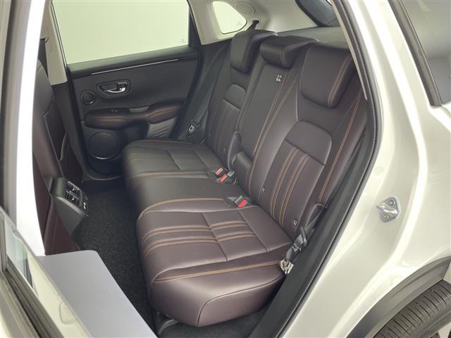 ZR-V e:HEV Z 純正ホンダコネクトディスプレイオーディオ(BT/FM/AM/フルセグTV) 全周囲カメラ ステアリングスイッチ ステアリングヒーター パドルシフト 置くだけ充電 D/Nパワーシート レザーシート(14枚目)