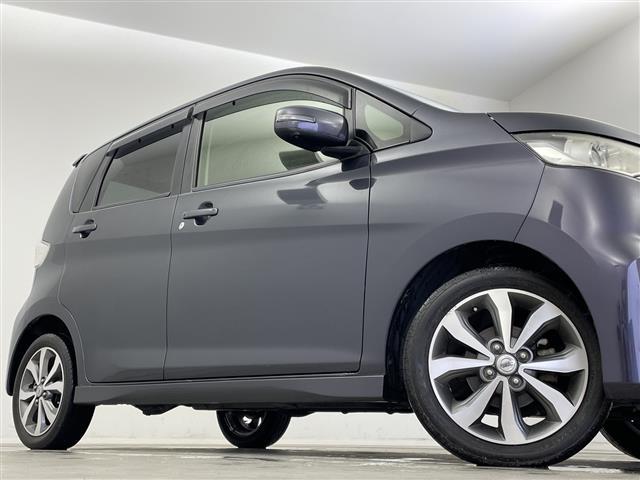 デイズ ハイウェイスター Gターボ パワーステアリング パワーウィンドウ 4WD スマートキー ETC ベンチシート フルフラットシート 純正フロアマット D席シートヒーター 純正アルミホイール ハロゲンヘッドライト オートライト(15枚目)