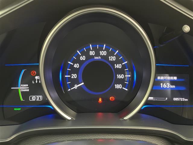 フィットハイブリッド Lパッケージ 純正ナビTV(CD/DVD/Bluetooth/フルセグTV/AM/FM/HDMI) 純正バックカメラ 社外ドライブレコーダー(VREC-DZ300)純正LEDオートライト 純正フロアマット(3枚目)