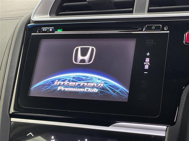 フィットハイブリッド Lパッケージ 純正ナビTV(CD/DVD/Bluetooth/フルセグTV/AM/FM/HDMI) 純正バックカメラ 社外ドライブレコーダー(VREC-DZ300)純正LEDオートライト 純正フロアマット(4枚目)