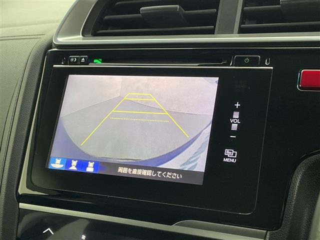 フィットハイブリッド Lパッケージ 純正ナビTV(CD/DVD/Bluetooth/フルセグTV/AM/FM/HDMI) 純正バックカメラ 社外ドライブレコーダー(VREC-DZ300)純正LEDオートライト 純正フロアマット(5枚目)