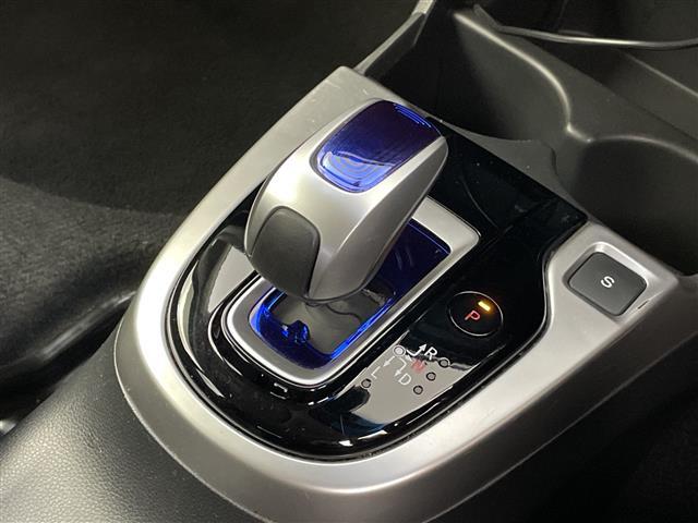 フィットハイブリッド Lパッケージ 純正ナビTV(CD/DVD/Bluetooth/フルセグTV/AM/FM/HDMI) 純正バックカメラ 社外ドライブレコーダー(VREC-DZ300)純正LEDオートライト 純正フロアマット(26枚目)