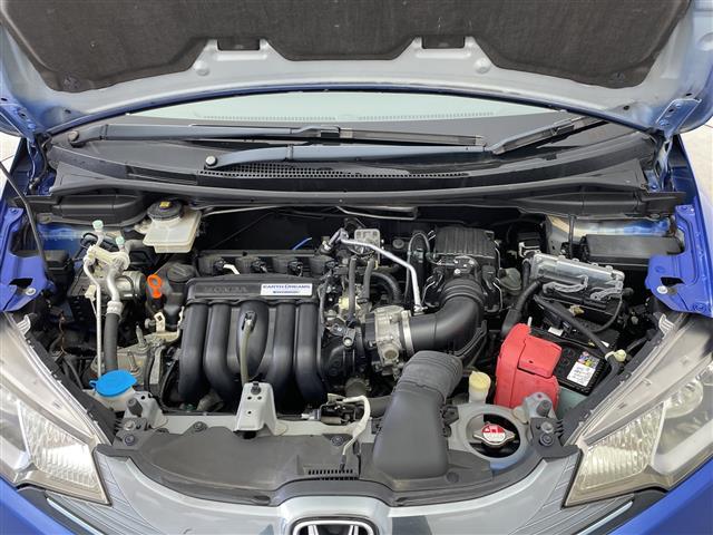 フィットハイブリッド Lパッケージ 純正ナビTV(CD/DVD/Bluetooth/フルセグTV/AM/FM/HDMI) 純正バックカメラ 社外ドライブレコーダー(VREC-DZ300)純正LEDオートライト 純正フロアマット(29枚目)