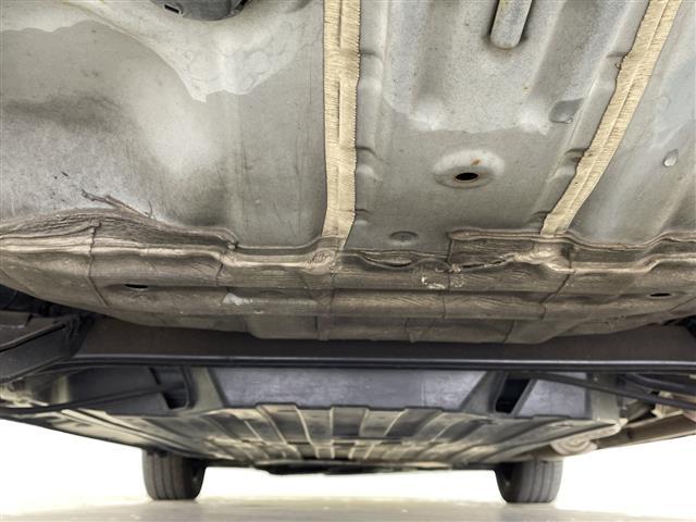 フィットハイブリッド Lパッケージ 純正ナビTV(CD/DVD/Bluetooth/フルセグTV/AM/FM/HDMI) 純正バックカメラ 社外ドライブレコーダー(VREC-DZ300)純正LEDオートライト 純正フロアマット(30枚目)