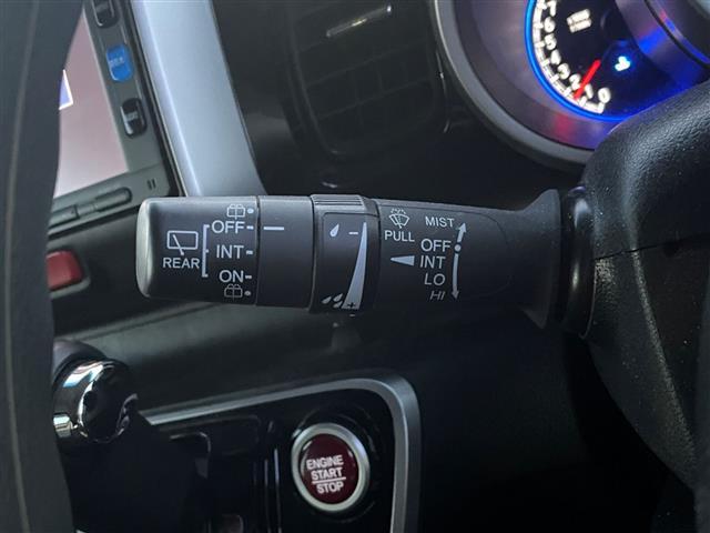 気になる車はすぐにお問い合わせください！画面右側の００６６から始まる無料ダイヤルからお問い合わせ下さい！専門スタッフがお車のご質問にお答えいたします！