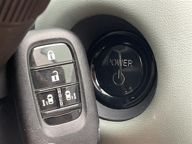 フリード e:HEVクロスター 純正ナビ/ホンダセンシング/ブラインドスポットインフォメーション/2列目6:4分割可倒式シート(ダブルフォールダウン機構付)/コンビシート(プライムスムースXファブリック)&専用インテリア(7枚目)