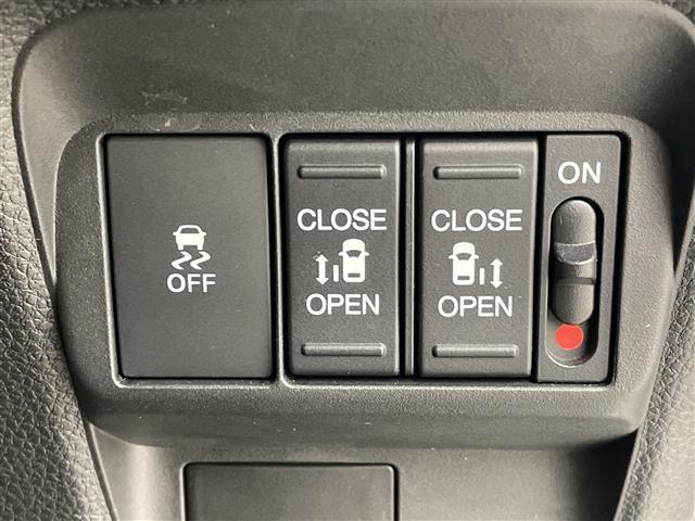 フリード e:HEVクロスター 純正ナビ/ホンダセンシング/ブラインドスポットインフォメーション/2列目6:4分割可倒式シート(ダブルフォールダウン機構付)/コンビシート(プライムスムースXファブリック)&専用インテリア(8枚目)