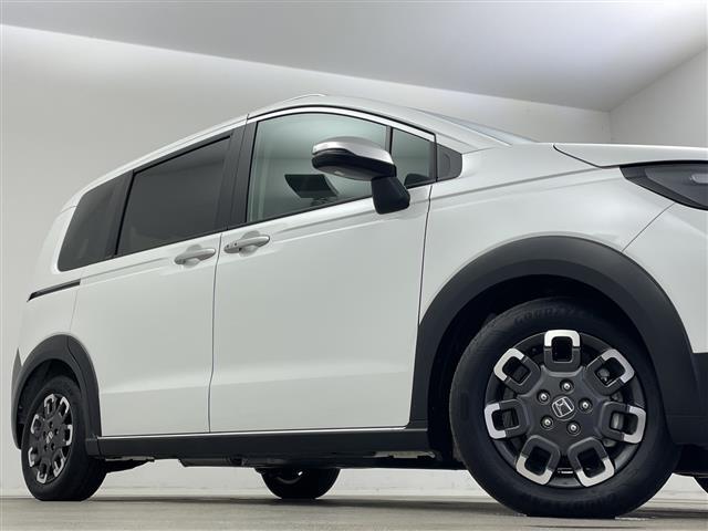 フリード e:HEVクロスター 純正ナビ/ホンダセンシング/ブラインドスポットインフォメーション/2列目6:4分割可倒式シート(ダブルフォールダウン機構付)/コンビシート(プライムスムースXファブリック)&専用インテリア(16枚目)