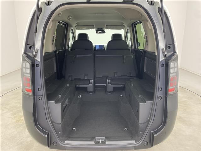 フリード e:HEVクロスター 純正ナビ/ホンダセンシング/ブラインドスポットインフォメーション/2列目6:4分割可倒式シート(ダブルフォールダウン機構付)/コンビシート(プライムスムースXファブリック)&専用インテリア(41枚目)