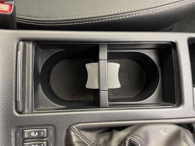 ＸＶ ２．０ｉ－Ｌ　アイサイト　ワンオーナー　メモリナビ　フルセグＴＶ　アイサイト　衝突被害軽減ブレーキ　レーンキープアシスト　レザーシート　パワーシート　シートヒーター　バックモニター　アイドリングストップ　パドルシフト（32枚目）