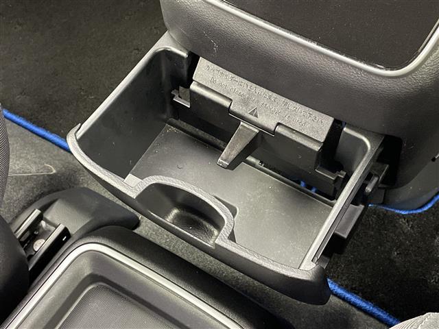 セレナ ｅ－パワー　ハイウェイスターＶ　プロパイロット　純正メモリナビ　セーフティパックＢ　衝突被害軽減ブレーキ　レーンキープアシスト　レーダークルーズコントロール　両側パワースライドドア　ドライブレコーダー　シートヒーター　ＥＴＣ（35枚目）