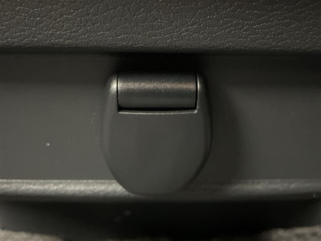 セレナ ｅ－パワー　ハイウェイスターＶ　プロパイロット　純正メモリナビ　セーフティパックＡ　衝突被害軽減ブレーキ　レーンキープアシスト　レーダークルーズコントロール　ブラインドスポットモニター　両側パワースライドドア　フリップダウンモニター（38枚目）