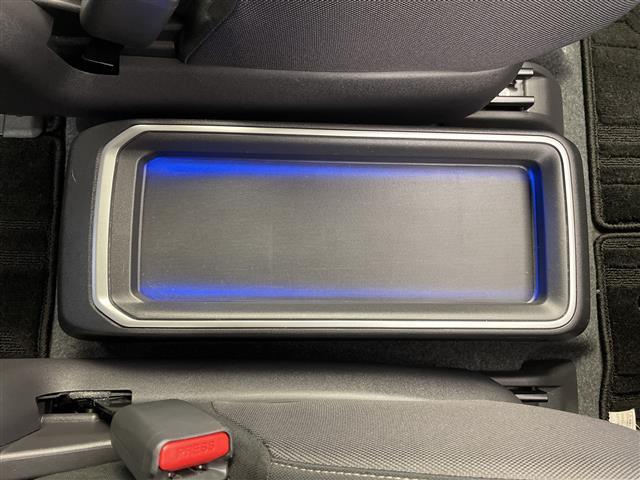 セレナ ｅ－パワー　ハイウェイスターＶ　プロパイロット　純正メモリナビ　セーフティパックＡ　衝突被害軽減ブレーキ　レーンキープアシスト　レーダークルーズコントロール　ブラインドスポットモニター　両側パワースライドドア　フリップダウンモニター（39枚目）