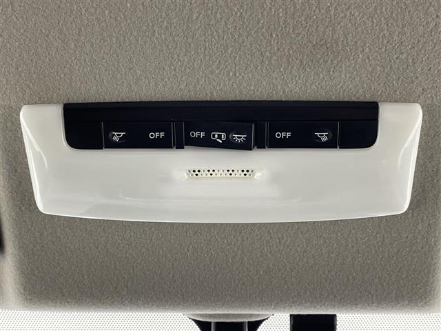 セレナ ｅ－パワー　ハイウェイスターＶ　プロパイロット　純正メモリナビ　セーフティパックＡ　衝突被害軽減ブレーキ　レーンキープアシスト　レーダークルーズコントロール　ブラインドスポットモニター　両側パワースライドドア　フリップダウンモニター（40枚目）