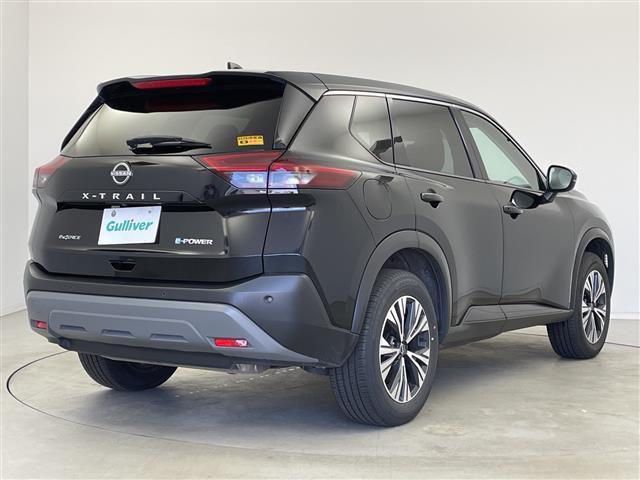 エクストレイル Ｘ　ｅ－４ＯＲＣＥ　プロパイロット　純正メモリナビ　衝突被害軽減ブレーキ　レーンキープアシスト　レーダークルーズコントロール　ブラインドスポットモニター　前後コーナーセンサー　シートヒーター　ステアリングヒーター（17枚目）