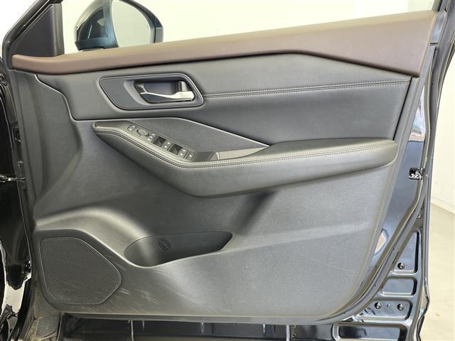 エクストレイル Ｘ　ｅ－４ＯＲＣＥ　プロパイロット　純正メモリナビ　衝突被害軽減ブレーキ　レーンキープアシスト　レーダークルーズコントロール　ブラインドスポットモニター　前後コーナーセンサー　シートヒーター　ステアリングヒーター（33枚目）