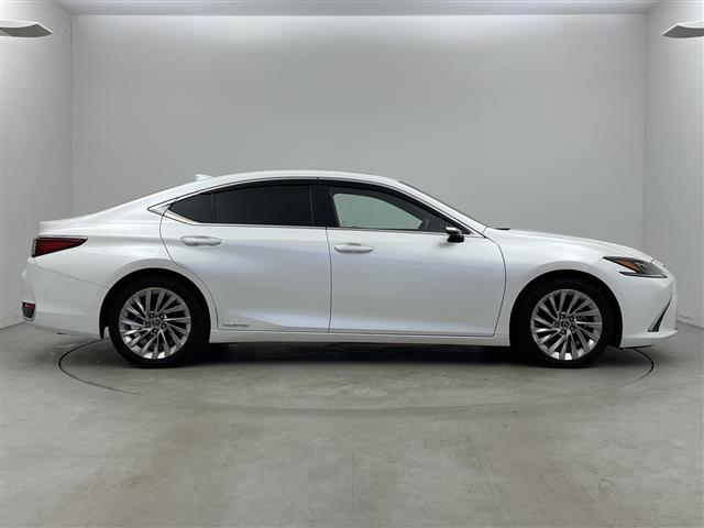 ＥＳ ＥＳ３００ｈ　バージョンＬ　純正ナビ　３眼ＬＥＤヘッドライト　ヘッドアップディスプレイ　シートヒーター　革シート　ＥＴＣ２．０　パワーシート　アラウンドビューモニター　ブラインドスポットモニター　純正アルミホイール　サンルーフ（21枚目）