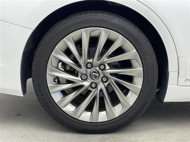 ＥＳ ＥＳ３００ｈ　バージョンＬ　純正ナビ　３眼ＬＥＤヘッドライト　ヘッドアップディスプレイ　シートヒーター　革シート　ＥＴＣ２．０　パワーシート　アラウンドビューモニター　ブラインドスポットモニター　純正アルミホイール　サンルーフ（26枚目）