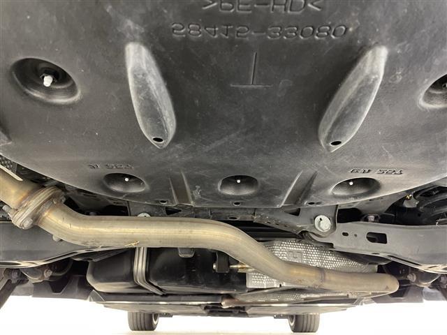 ＥＳ ＥＳ３００ｈ　バージョンＬ　純正ナビ　３眼ＬＥＤヘッドライト　ヘッドアップディスプレイ　シートヒーター　革シート　ＥＴＣ２．０　パワーシート　アラウンドビューモニター　ブラインドスポットモニター　純正アルミホイール　サンルーフ（32枚目）