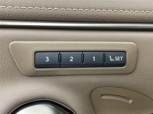 ＥＳ ＥＳ３００ｈ　バージョンＬ　純正ナビ　３眼ＬＥＤヘッドライト　ヘッドアップディスプレイ　シートヒーター　革シート　ＥＴＣ２．０　パワーシート　アラウンドビューモニター　ブラインドスポットモニター　純正アルミホイール　サンルーフ（34枚目）