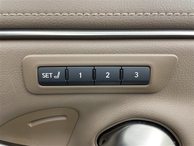 ＥＳ ＥＳ３００ｈ　バージョンＬ　純正ナビ　３眼ＬＥＤヘッドライト　ヘッドアップディスプレイ　シートヒーター　革シート　ＥＴＣ２．０　パワーシート　アラウンドビューモニター　ブラインドスポットモニター　純正アルミホイール　サンルーフ（36枚目）