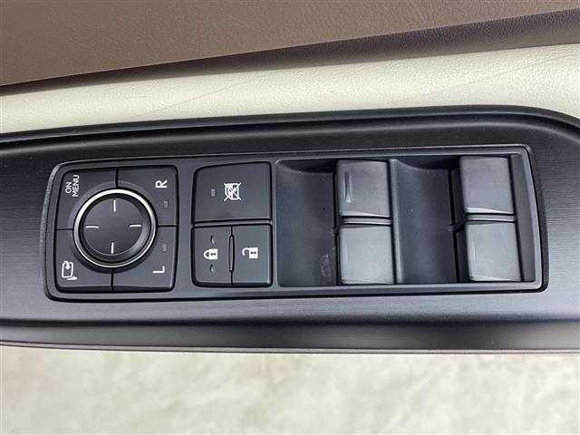 ＥＳ ＥＳ３００ｈ　バージョンＬ　純正ナビ　３眼ＬＥＤヘッドライト　ヘッドアップディスプレイ　シートヒーター　革シート　ＥＴＣ２．０　パワーシート　アラウンドビューモニター　ブラインドスポットモニター　純正アルミホイール　サンルーフ（37枚目）