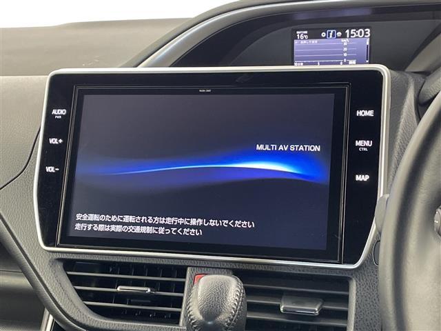 ヴォクシー ＺＳ　煌ＩＩＩ　純正メモリナビ　トヨタセーフティセンス　プリクラッシュセーフティ　レーンディパーチャーアラート　クルーズコントロール　前後クリアランスソナー　両側パワースライドドア　バックモニター　ＥＴＣ（4枚目）