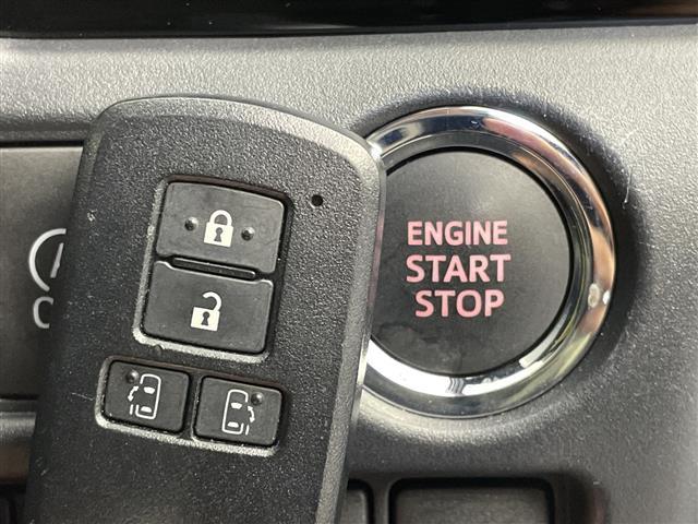 ヴォクシー ＺＳ　煌ＩＩＩ　純正メモリナビ　トヨタセーフティセンス　プリクラッシュセーフティ　レーンディパーチャーアラート　クルーズコントロール　前後クリアランスソナー　両側パワースライドドア　バックモニター　ＥＴＣ（7枚目）