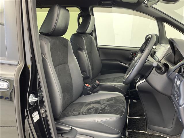 ヴォクシー ＺＳ　煌ＩＩＩ　純正メモリナビ　トヨタセーフティセンス　プリクラッシュセーフティ　レーンディパーチャーアラート　クルーズコントロール　前後クリアランスソナー　両側パワースライドドア　バックモニター　ＥＴＣ（9枚目）