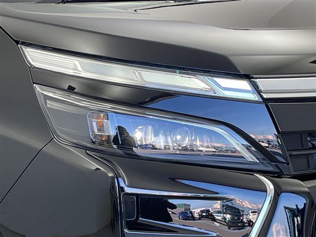 ヴォクシー ＺＳ　煌ＩＩＩ　純正メモリナビ　トヨタセーフティセンス　プリクラッシュセーフティ　レーンディパーチャーアラート　クルーズコントロール　前後クリアランスソナー　両側パワースライドドア　バックモニター　ＥＴＣ（14枚目）