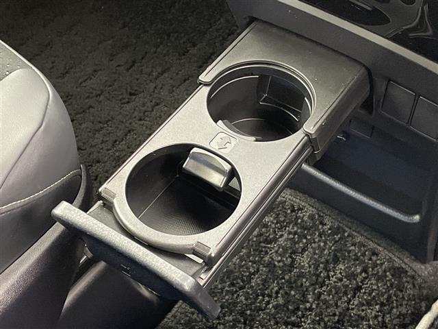 ヴォクシー ＺＳ　煌ＩＩＩ　純正メモリナビ　トヨタセーフティセンス　プリクラッシュセーフティ　レーンディパーチャーアラート　クルーズコントロール　前後クリアランスソナー　両側パワースライドドア　バックモニター　ＥＴＣ（32枚目）