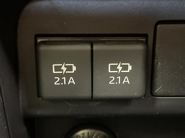 ヴォクシー ＺＳ　煌ＩＩＩ　純正メモリナビ　トヨタセーフティセンス　プリクラッシュセーフティ　レーンディパーチャーアラート　クルーズコントロール　前後クリアランスソナー　両側パワースライドドア　バックモニター　ＥＴＣ（33枚目）