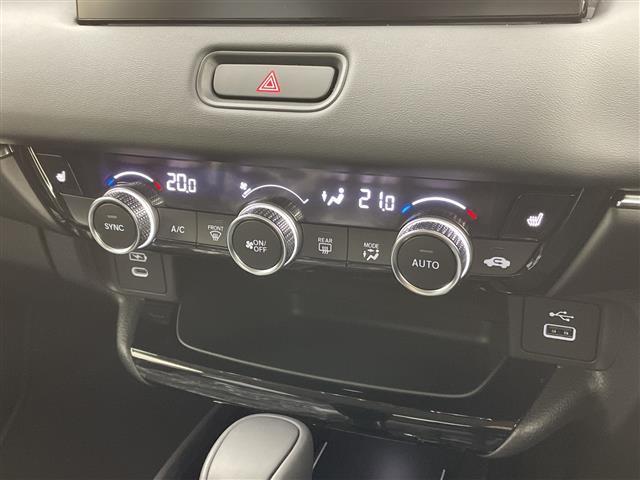 ヴェゼル e:HEV Z Honda CONNECTディスプレーオーディオ(FM/BT/フルセグTV) ステアリングスイッチ ステアリングヒーター パドルシフト バックカメラ 置くだけ充電 電動リアゲート(8枚目)