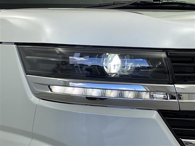 スペーシアカスタム ハイブリッドＸＳ　４ＷＤ　禁煙車　スズキコネクトナビ（ＢＴ／ＦＭ／ＡＭ／フルセグＴＶ）　全周囲カメラ　ステアリングスイッチ　ステアリングヒーター　ハーフレザーシート　シートヒーター　両側パワースライドドア（13枚目）